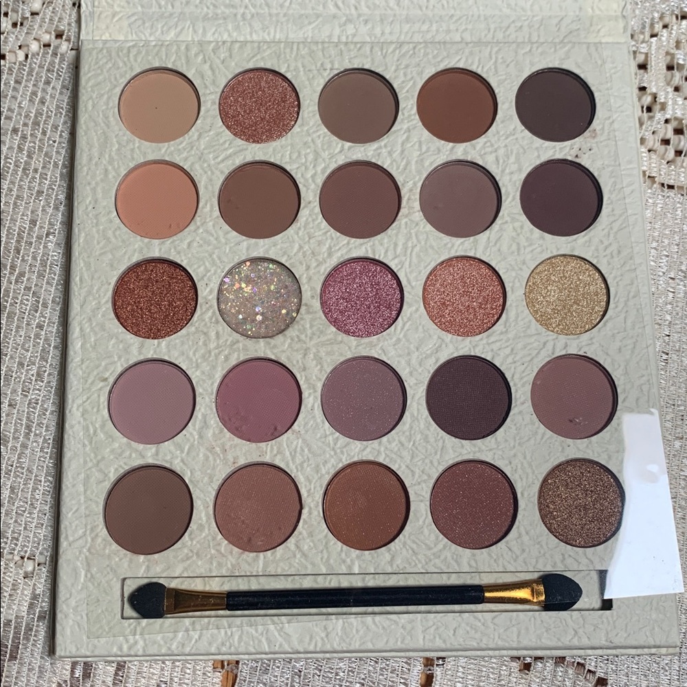 Lucky Me 25 Different Shades of Eyeshadow Pallet